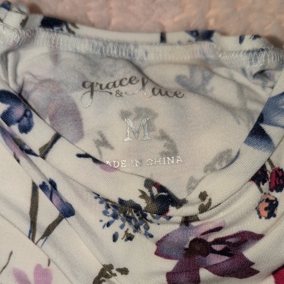 Lot Of FIVE Grace & Lace T-shirts - Picture 8 of 13